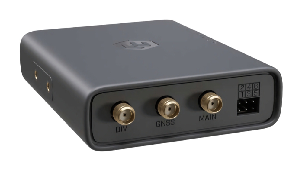-MikroTik EC25 EU&KNe KNOT Embedded LTE4 LTE Cat4 Gateway, Bluetooth, GNSS, DIN Rail